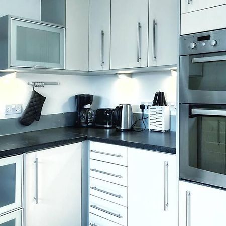 Апартаменты New Luxurious And Business Apt Суонси Экстерьер фото