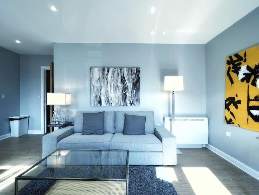 Апартаменты New Luxurious And Business Apt Суонси Экстерьер фото